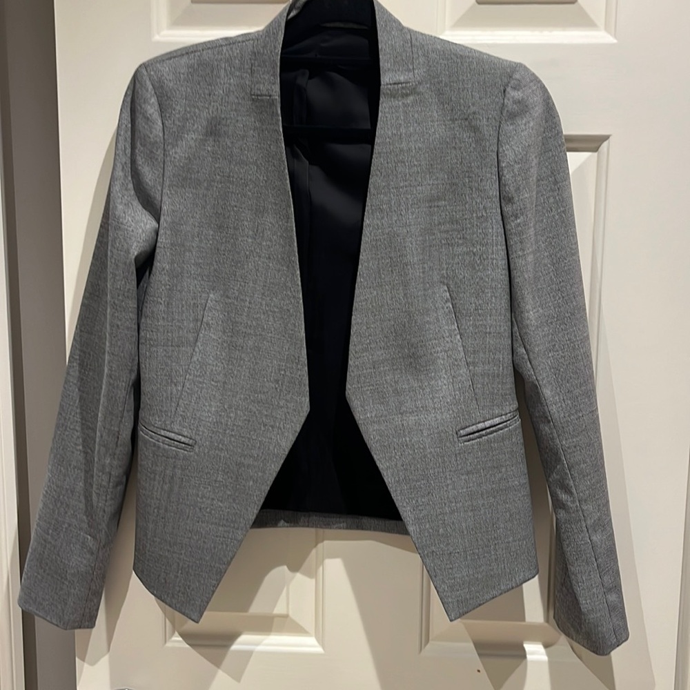 EUC THEORY BLAZER SIZE 4